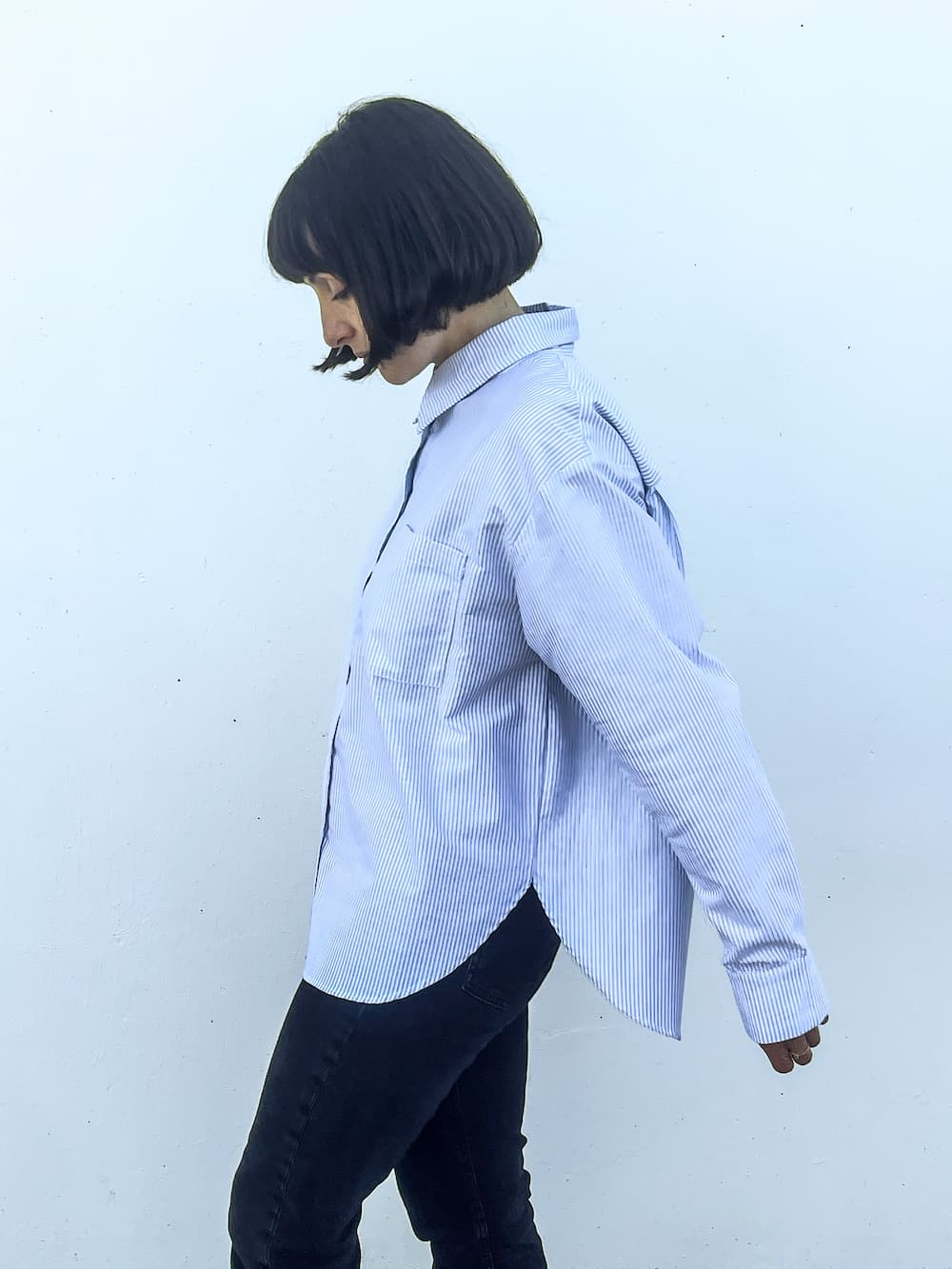 Chemise Billie oversized en coton bio rayé vert – vue profil – Huguet Paris