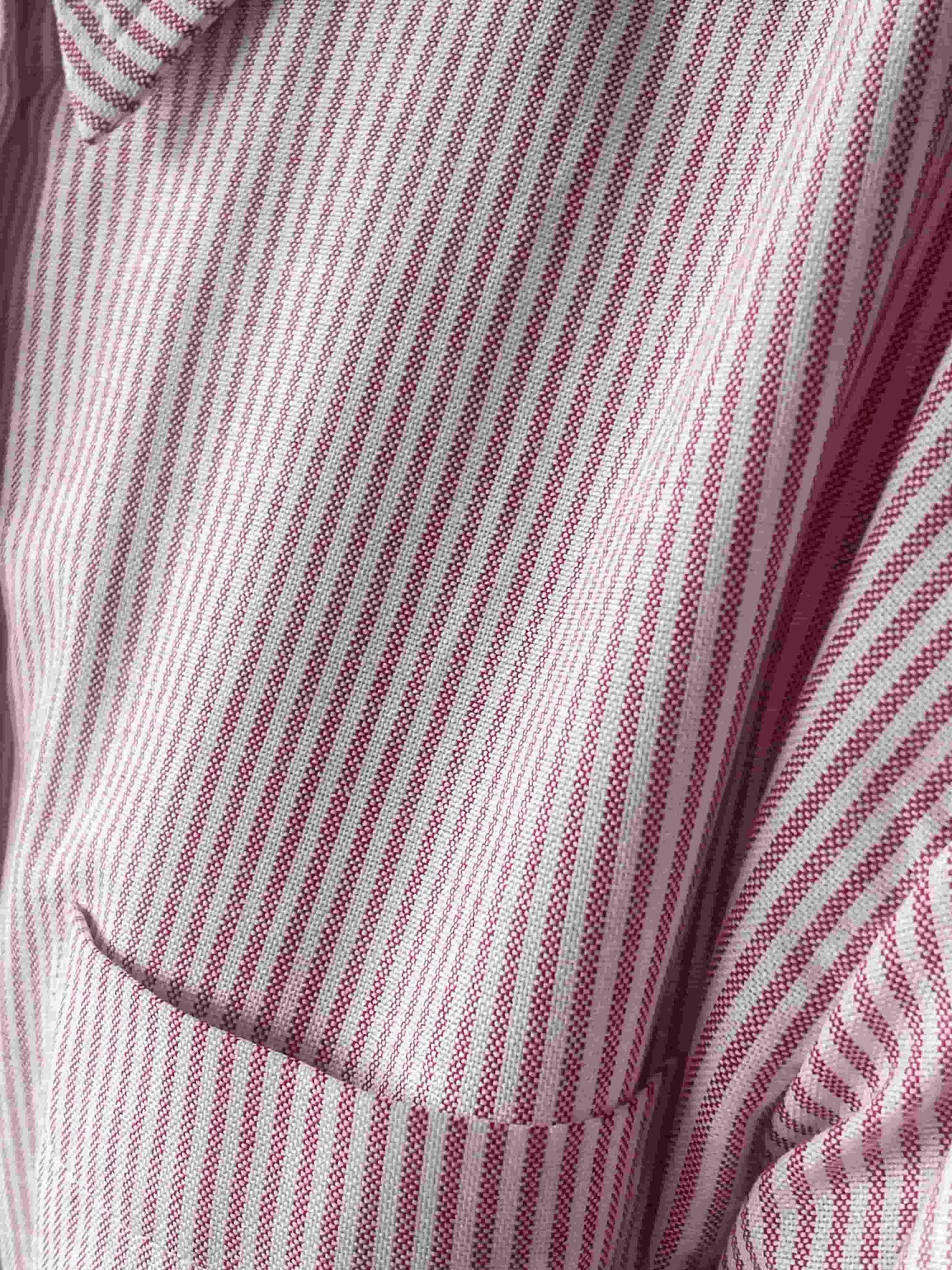 Chemise Billie oversized en coton bio rayé rouge – zoom matière – Huguet Paris