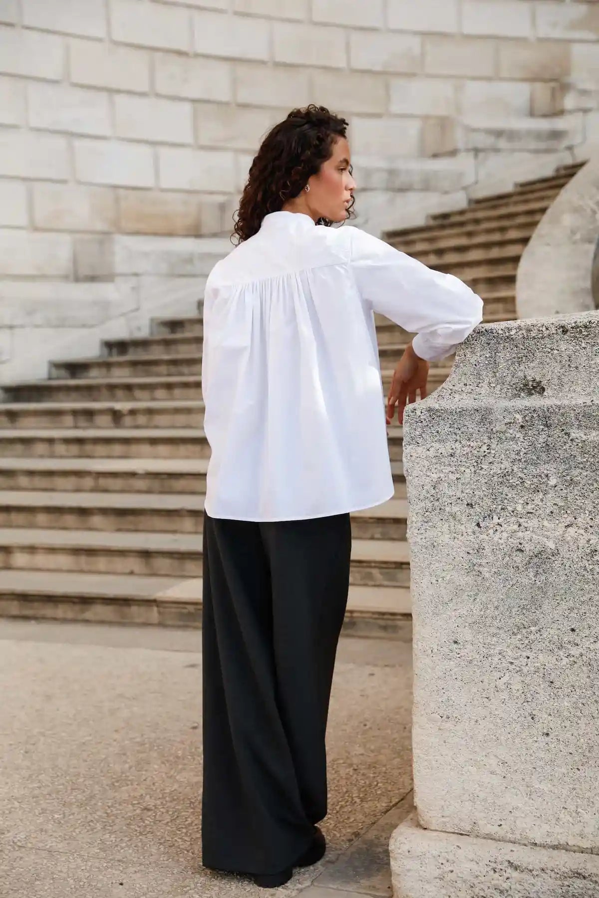 Chemise col officier coton blanc vue de dos