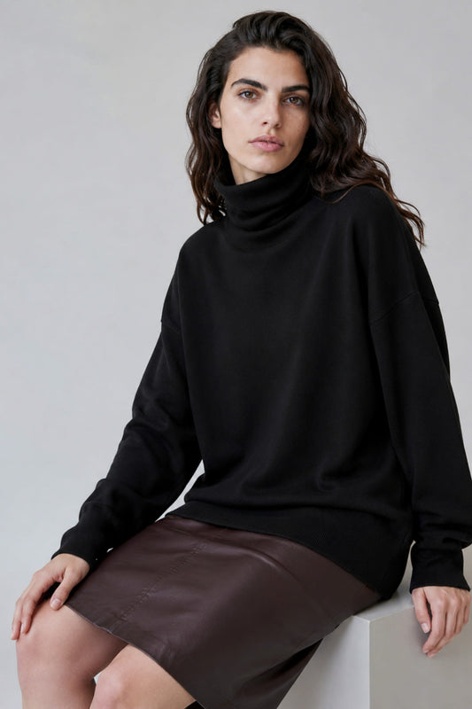 Pull col roulé en laine mérinos noir - Romy