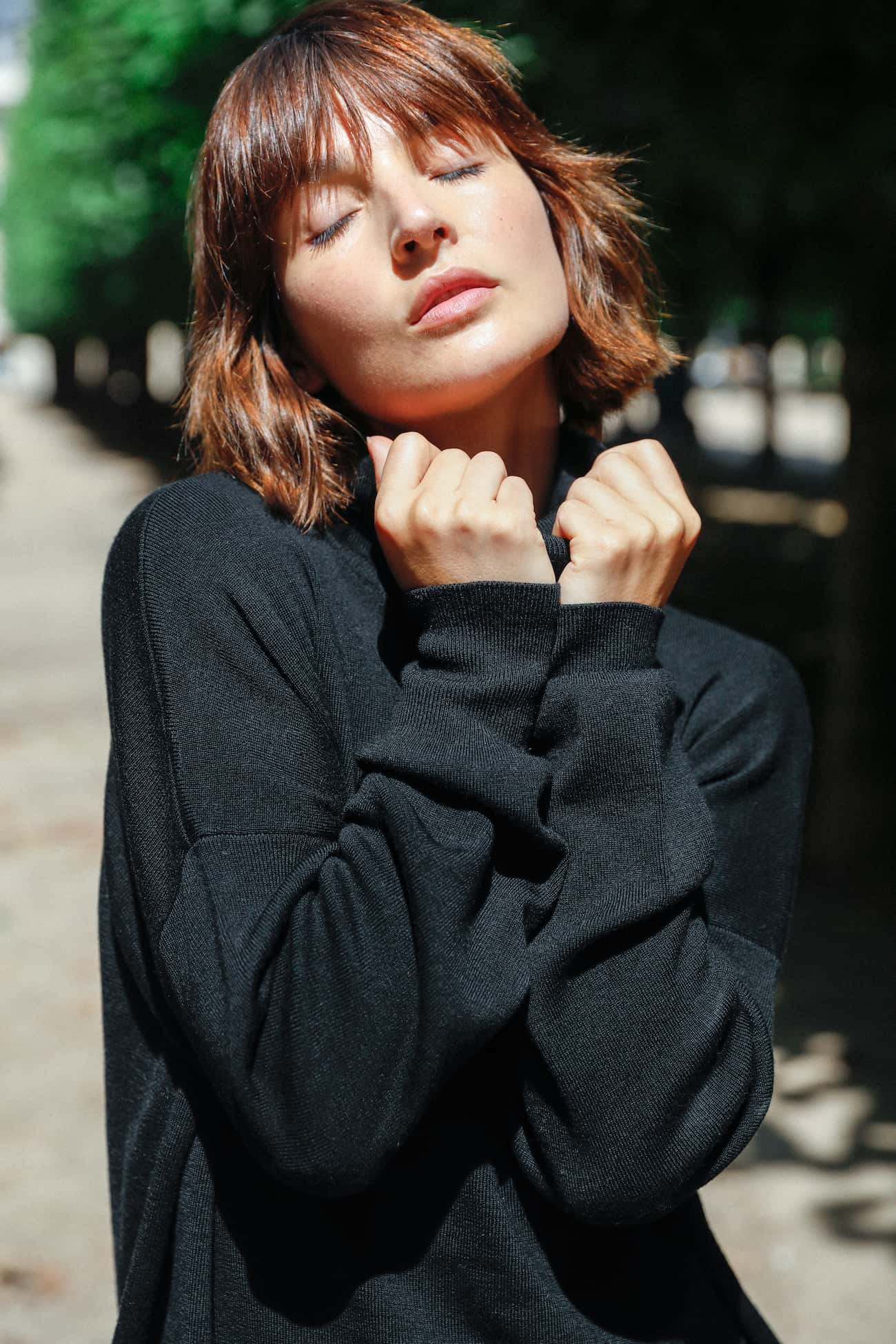 Pull col tombant en laine mérinos extra fine noir - Romy - Huguet Paris