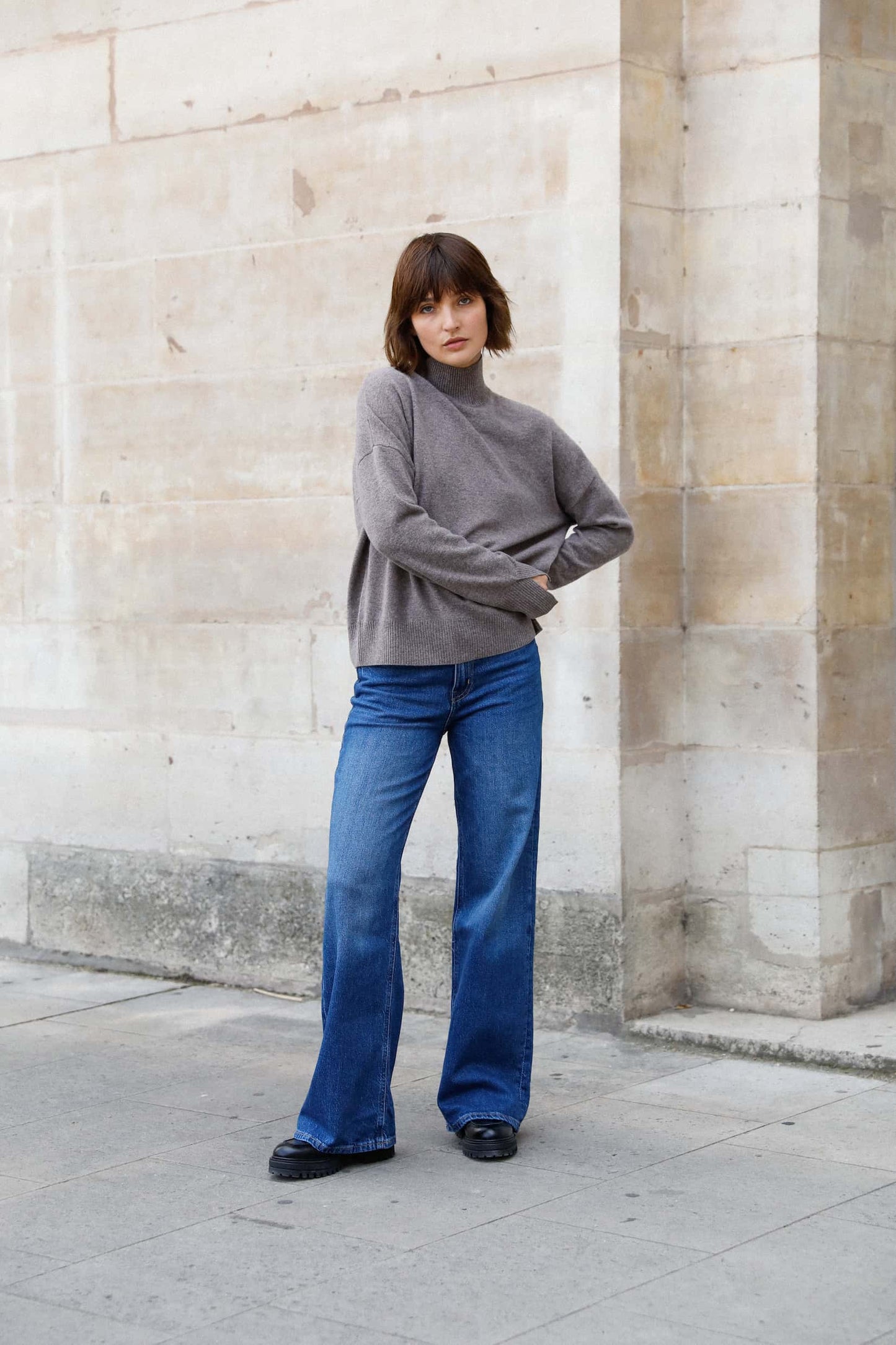 Pull col cheminée en laine mérinos extra fine taupe - Lana - Huguet Paris