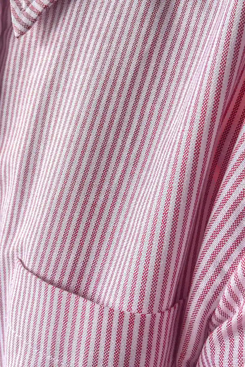 Chemise courte coton biologique rayé rouge détail matière