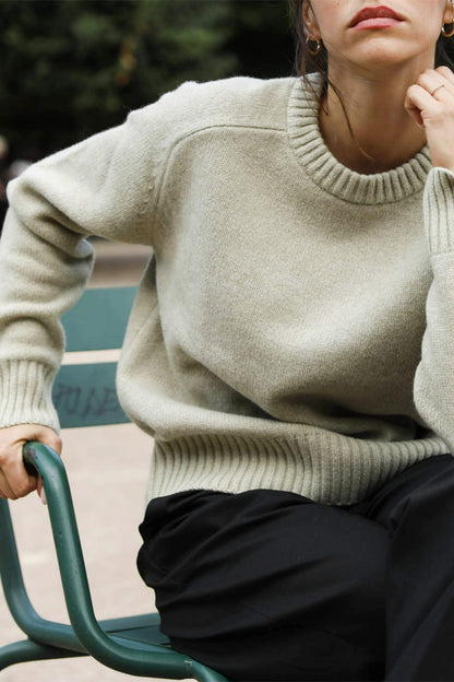 pull col rond en laine merinos vert amande pour femme