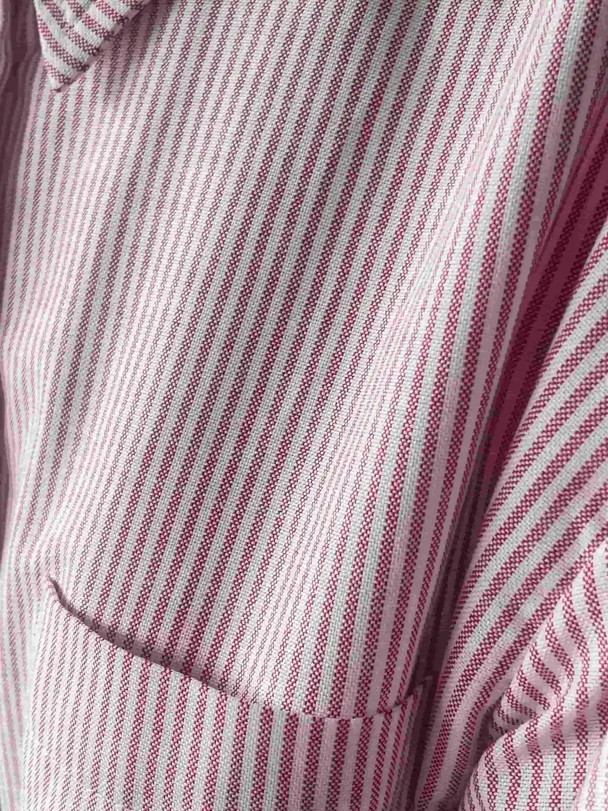 Chemise oversize rayé rouge zoom matière