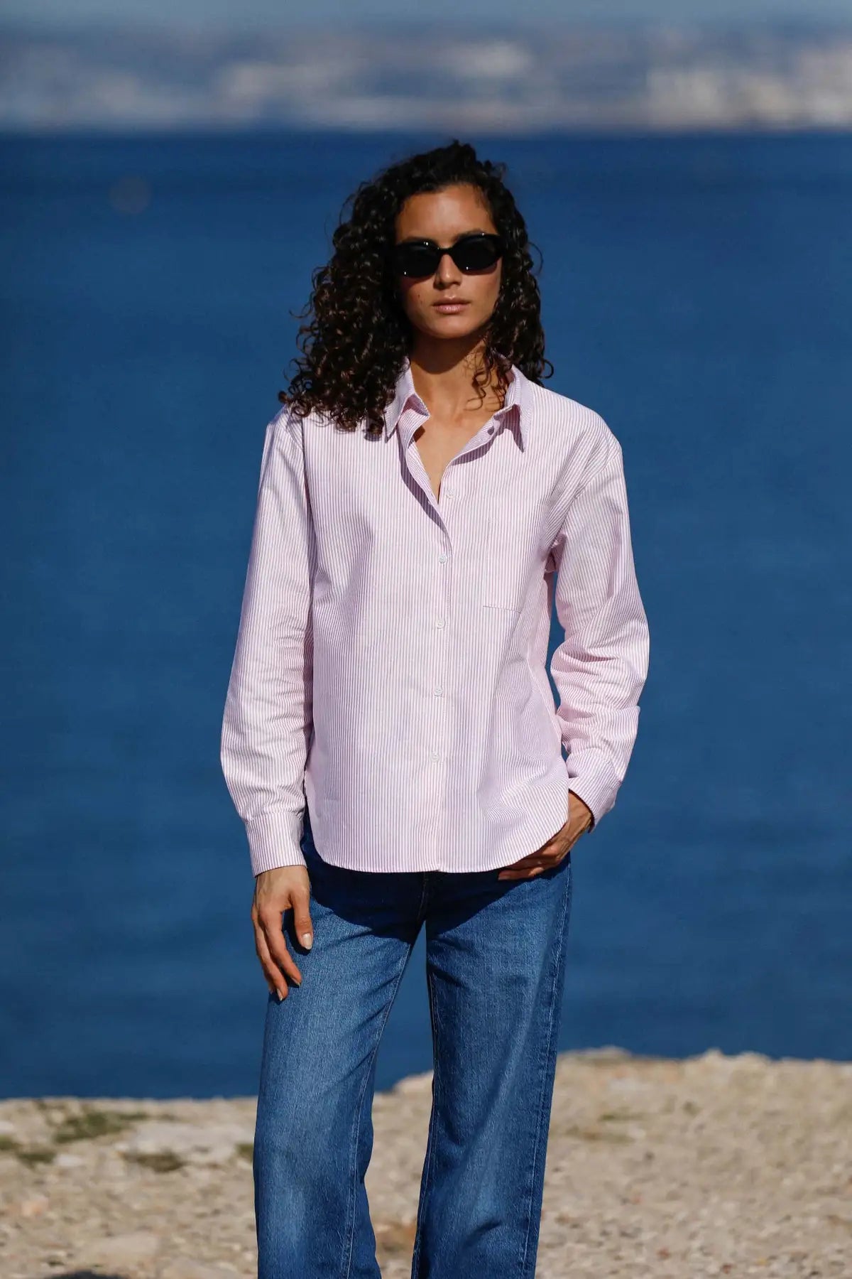 Chemise oversize rayé rouge vue de face