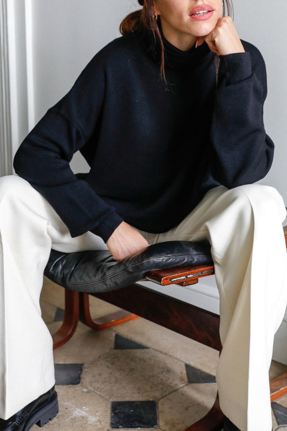 Pull col roule en laine merinos noir pour femme