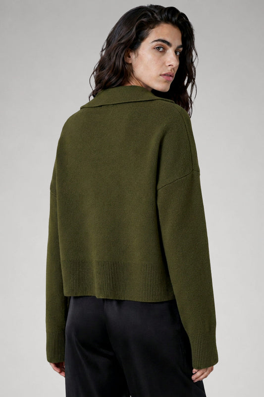 Pull col V en laine mérinos vert avocat - Grace