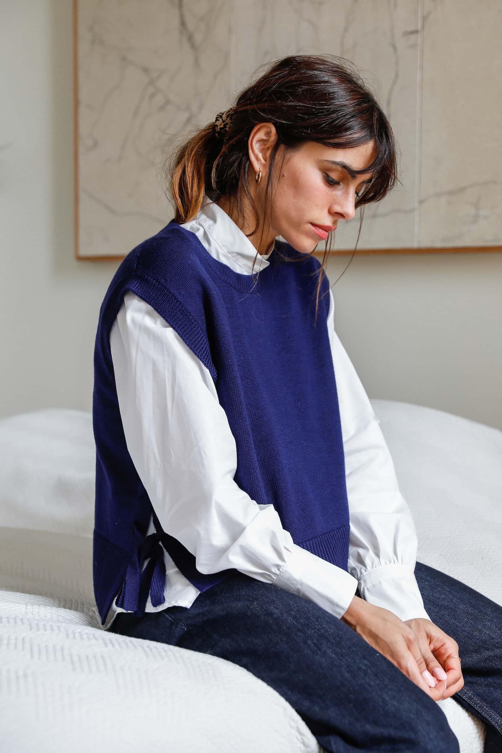 Pull femme Inès sans manche en laine mérinos extra fine bleu marine