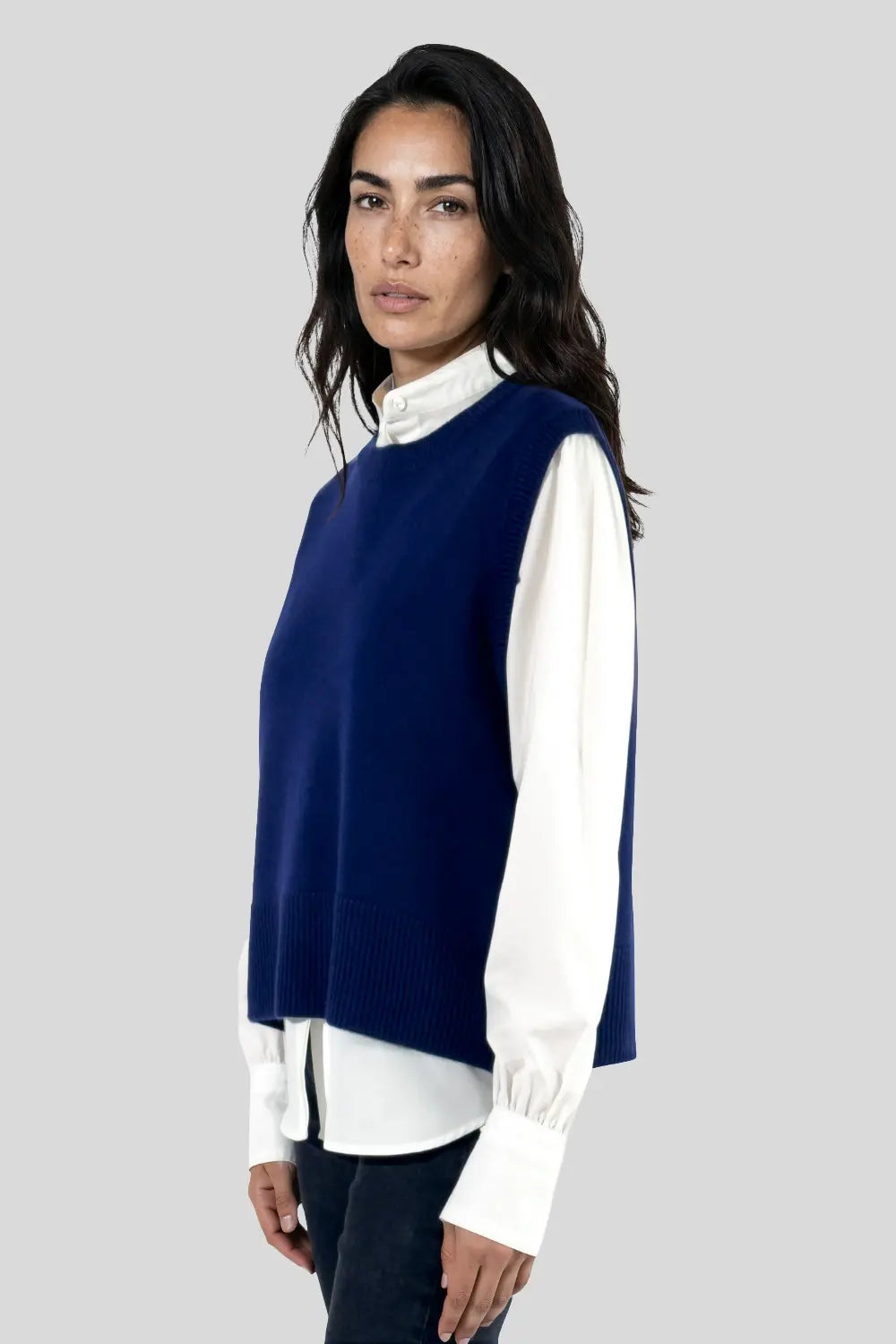 Pull sans manches en laine mérinos bleu marine - Inès